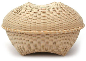 [Shaker Style Sewing Basket]